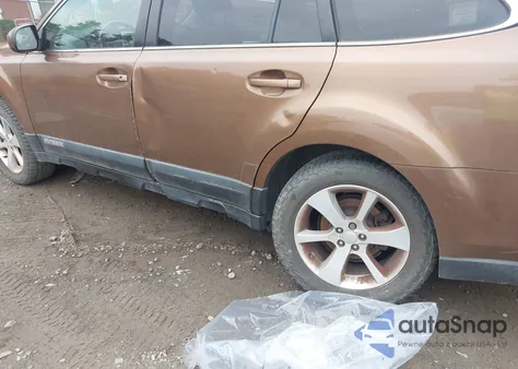 2013 Subaru Outback 2.5I Premium z USA, uszkodzony, nr VIN 4S4BRBCC0D3272029